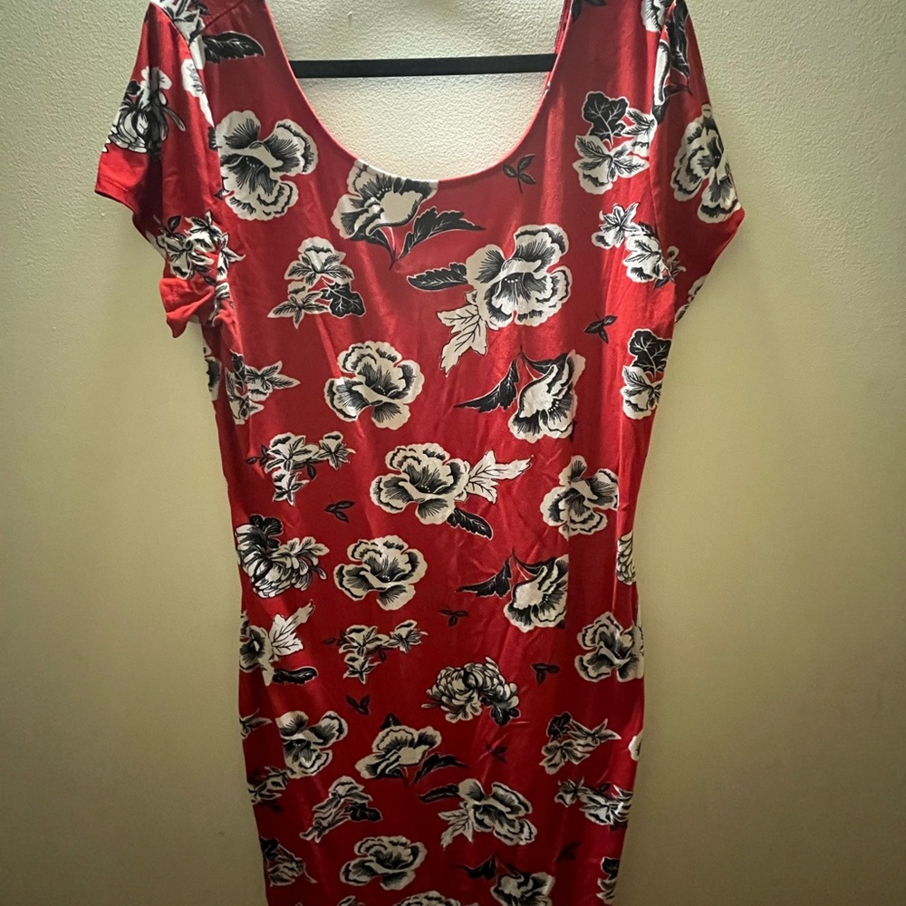 Simple Bodycon - Picture 2 of 2